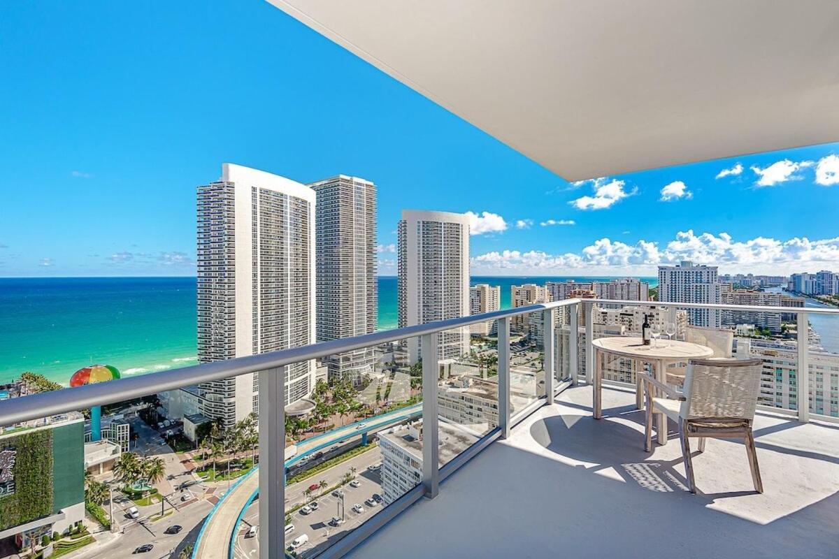 Wrap Around Balcony - Insane Views - Amazing Pools Apartman Hollywood Kültér fotó