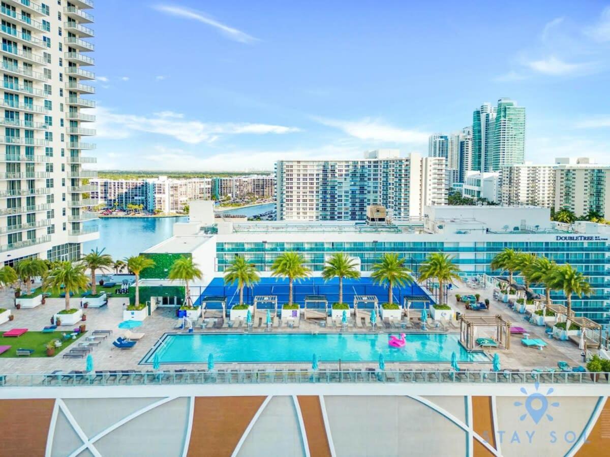 Wrap Around Balcony - Insane Views - Amazing Pools Apartman Hollywood Kültér fotó