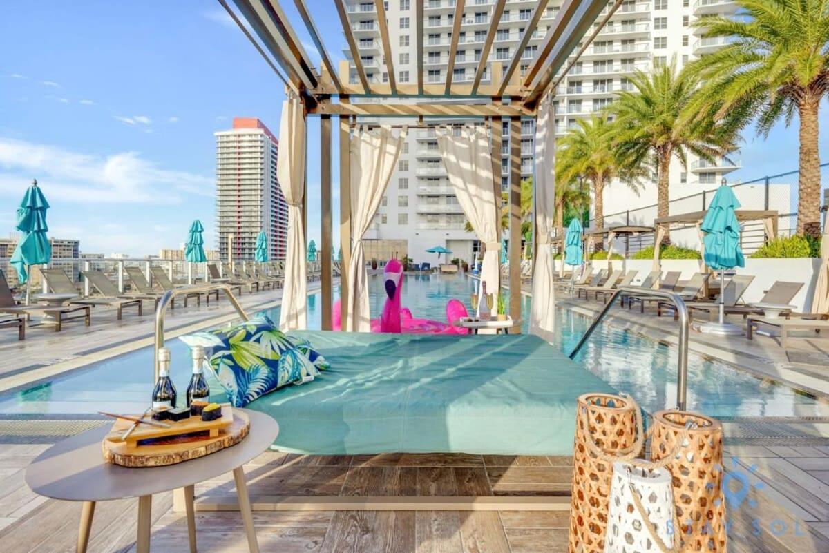 Wrap Around Balcony - Insane Views - Amazing Pools Apartman Hollywood Kültér fotó