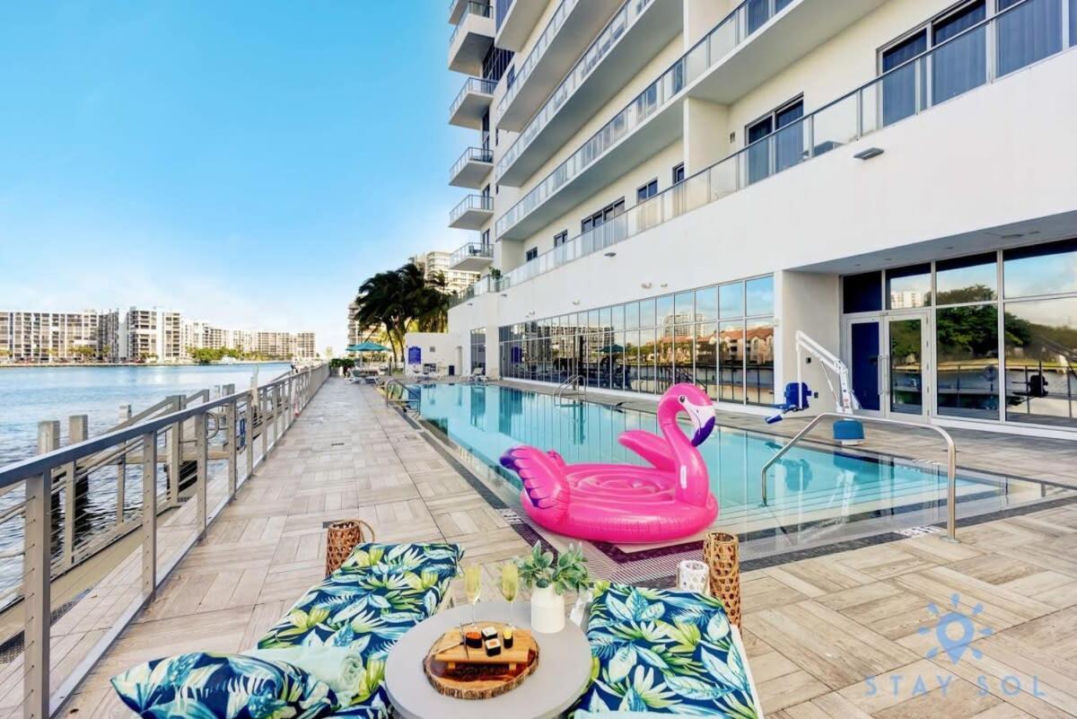 Wrap Around Balcony - Insane Views - Amazing Pools Apartman Hollywood Kültér fotó