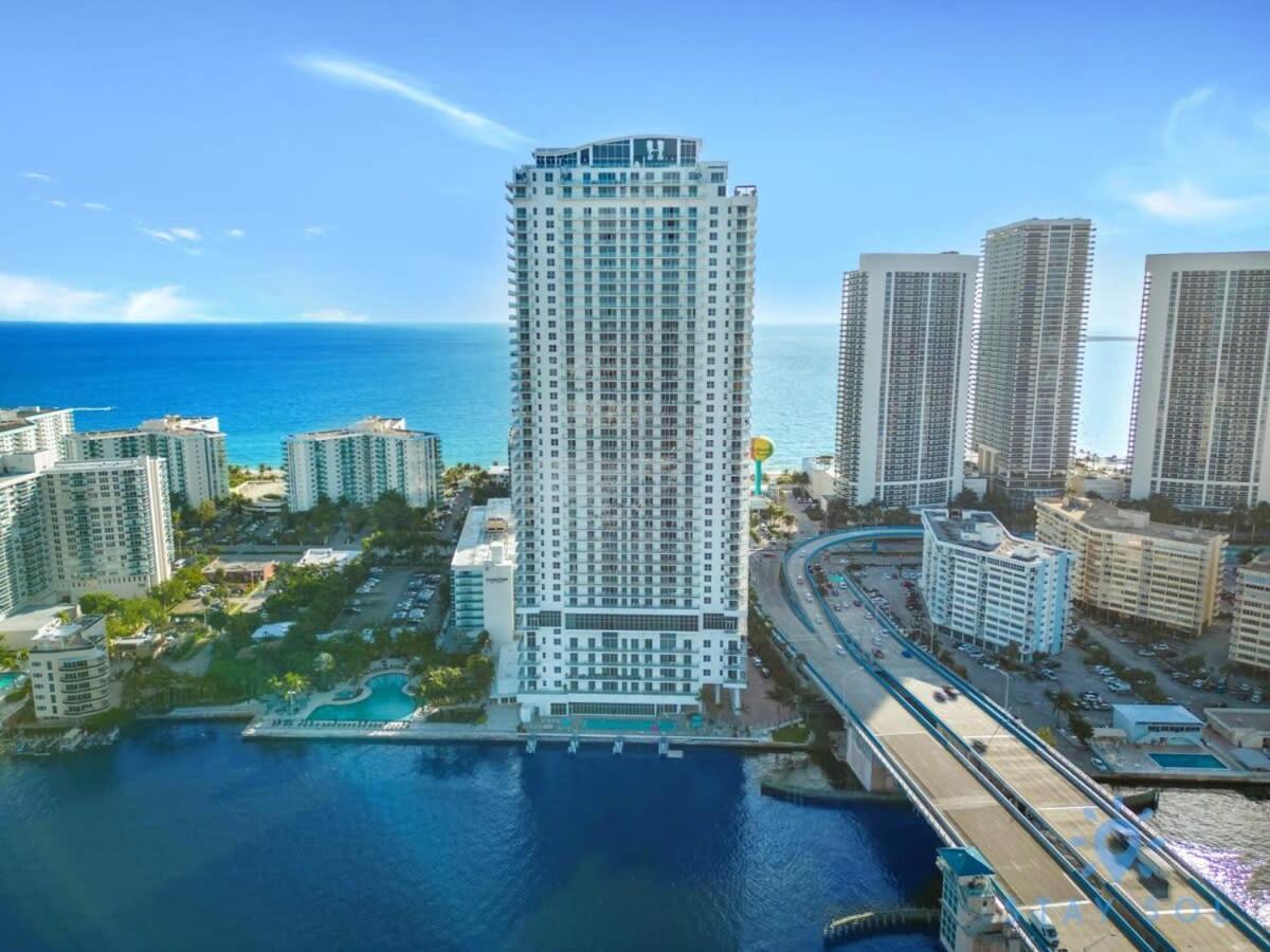 Wrap Around Balcony - Insane Views - Amazing Pools Apartman Hollywood Kültér fotó