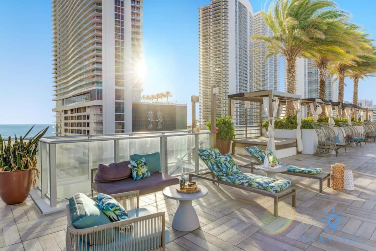 Wrap Around Balcony - Insane Views - Amazing Pools Apartman Hollywood Kültér fotó