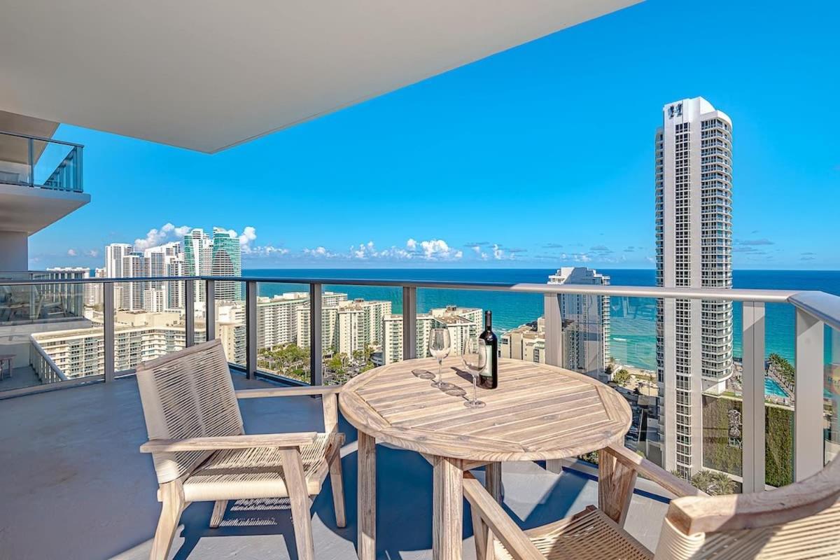 Wrap Around Balcony - Insane Views - Amazing Pools Apartman Hollywood Kültér fotó