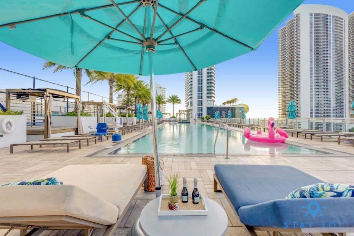 Wrap Around Balcony - Insane Views - Amazing Pools Apartman Hollywood Kültér fotó